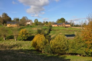 Vue d’ensemble de l'arbre aux étoiles, ecolodge et spa vers Honfleur en Normandie