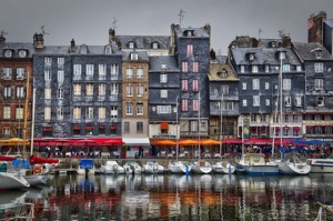 Le vieux bassin de Honfleur a 9 km de l'arbre aux étoiles, ecolodge et spa en Normandie